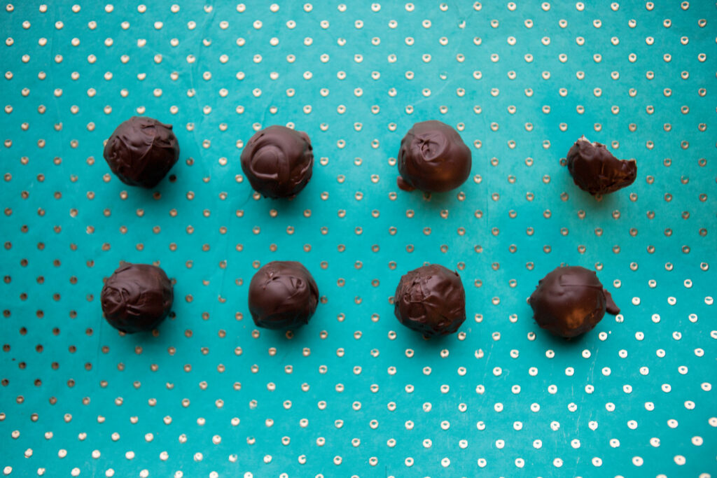 Spiced Blueberry Pie Truffles with Quinoa