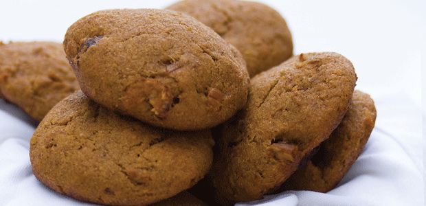 Lemon Cookies with Cinnamon Date Topping