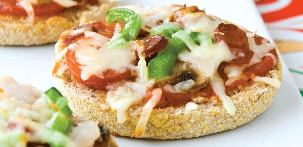 Mini Personal Pizzas for the Little Crowd