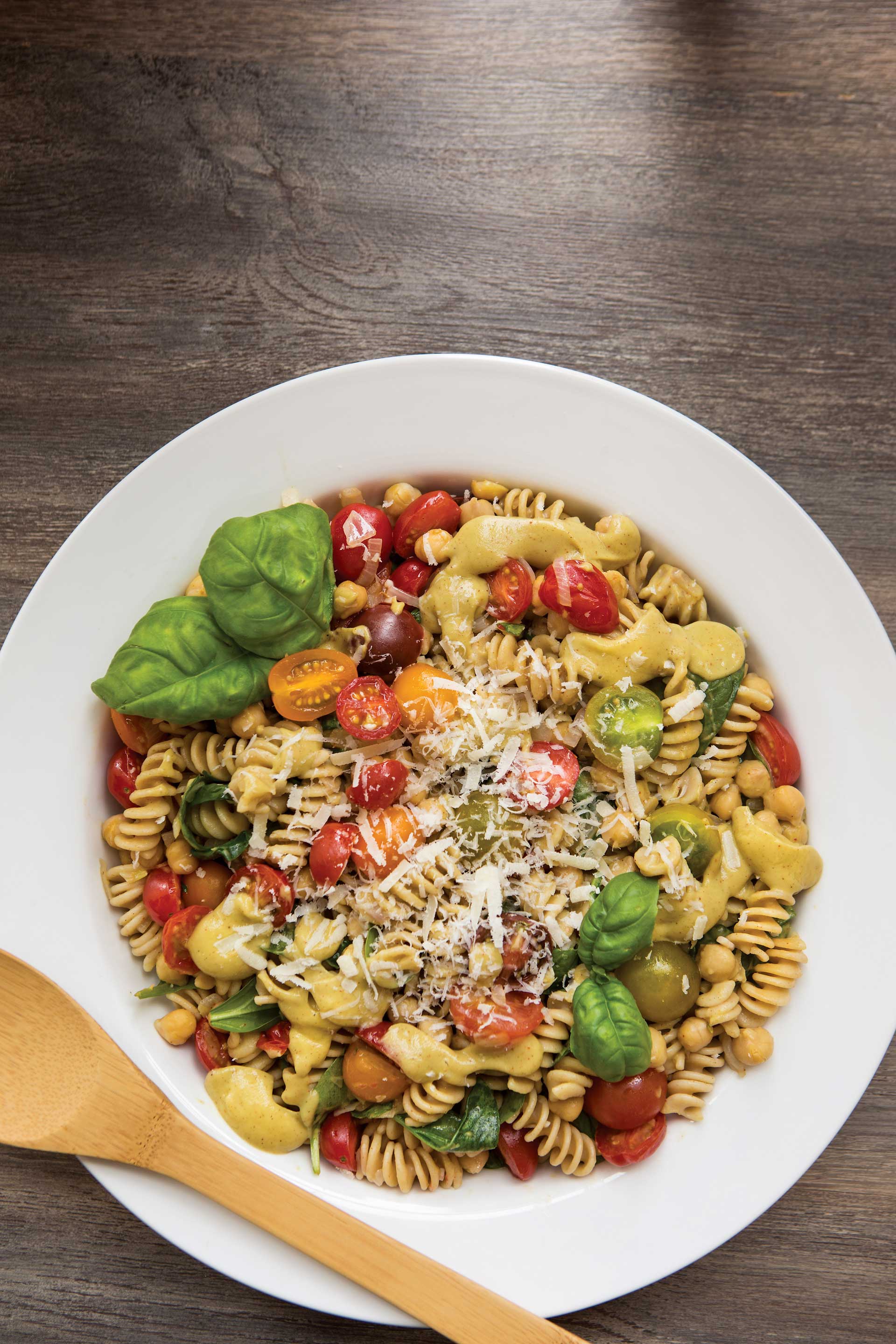 Chickpea-Spinach Pasta with Creamy Avocado Sauce
