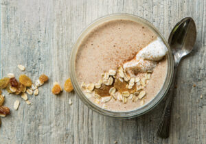 Oatmeal Raisin Cookie Smoothie Bowl