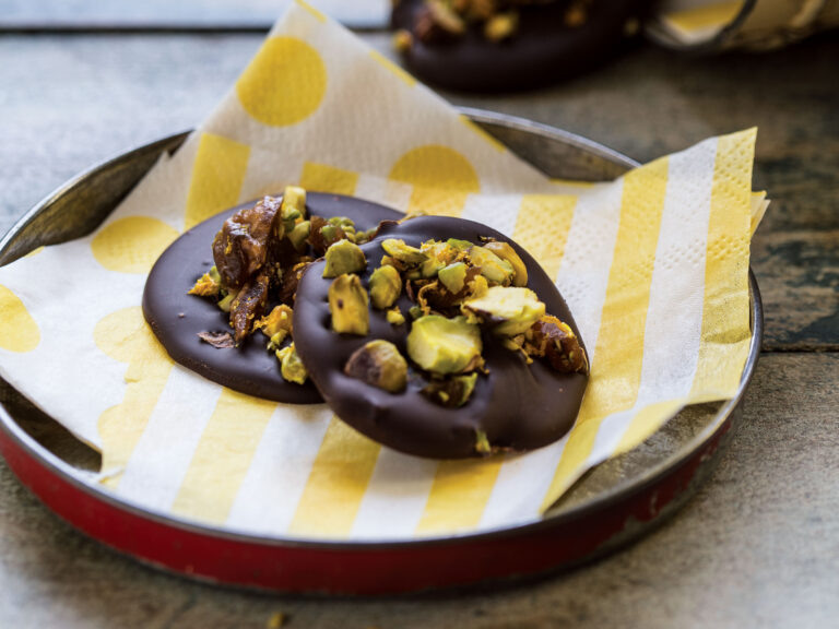 Free-Form Chocolate Clusters